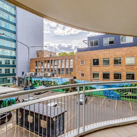 Dana-Spacious Private Room In Shared 2-Bedroom Apartment-1 Canberra Buitenkant foto