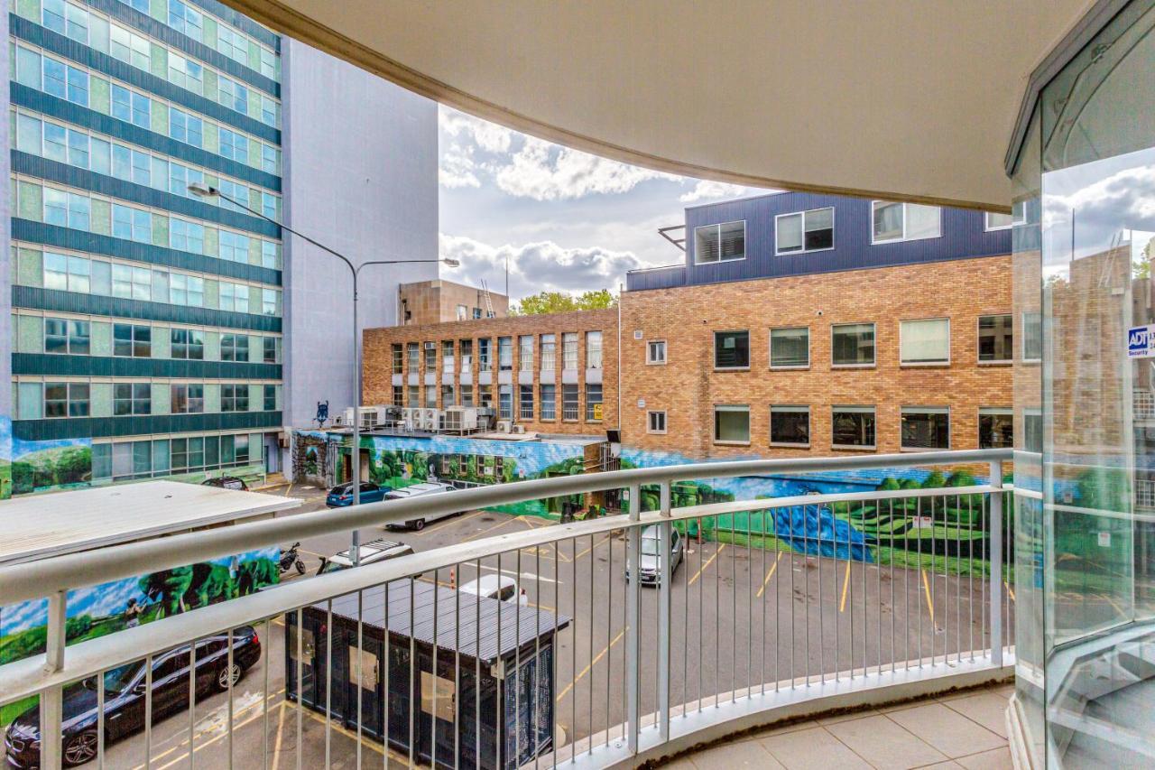 Dana-Spacious Private Room In Shared 2-Bedroom Apartment-1 Canberra Buitenkant foto